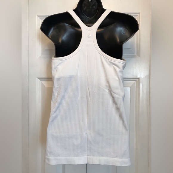 Lululemon Tank Top ( Size 10) Color White Pre-owned good condition - Picture 2 of 6